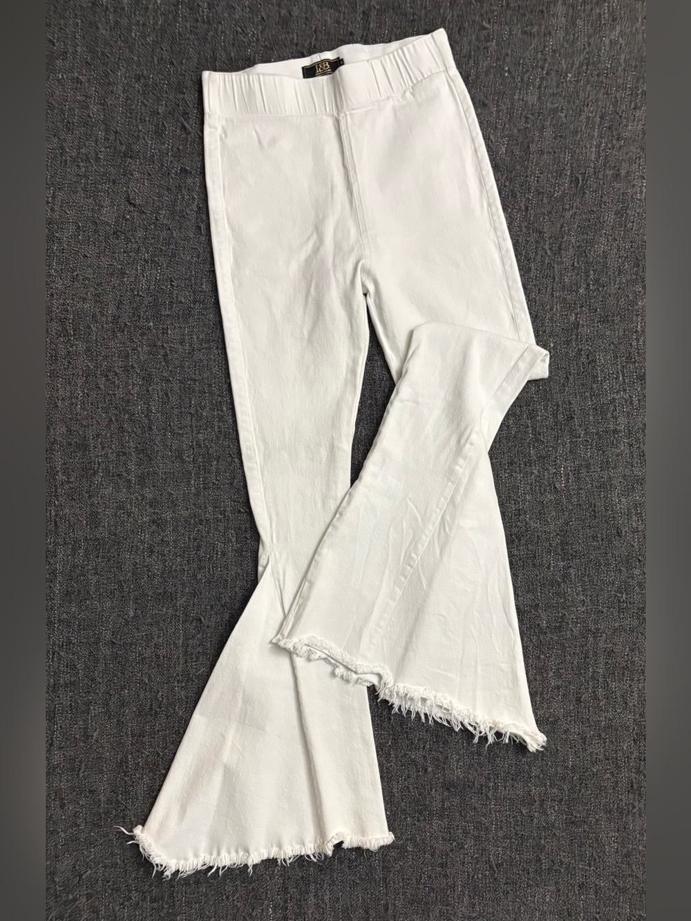 Sz M Boutique White Flare Stretch Jeans Raw Hem Pull-On Pants